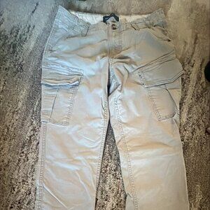 Aeropostale slim cargo mens 30 wiast -32  length pants beige